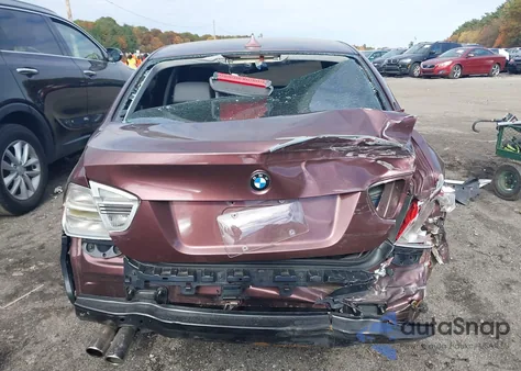 2006 BMW 325 Xi z USA, uszkodzony, nr VIN WBAVD13566KV12363